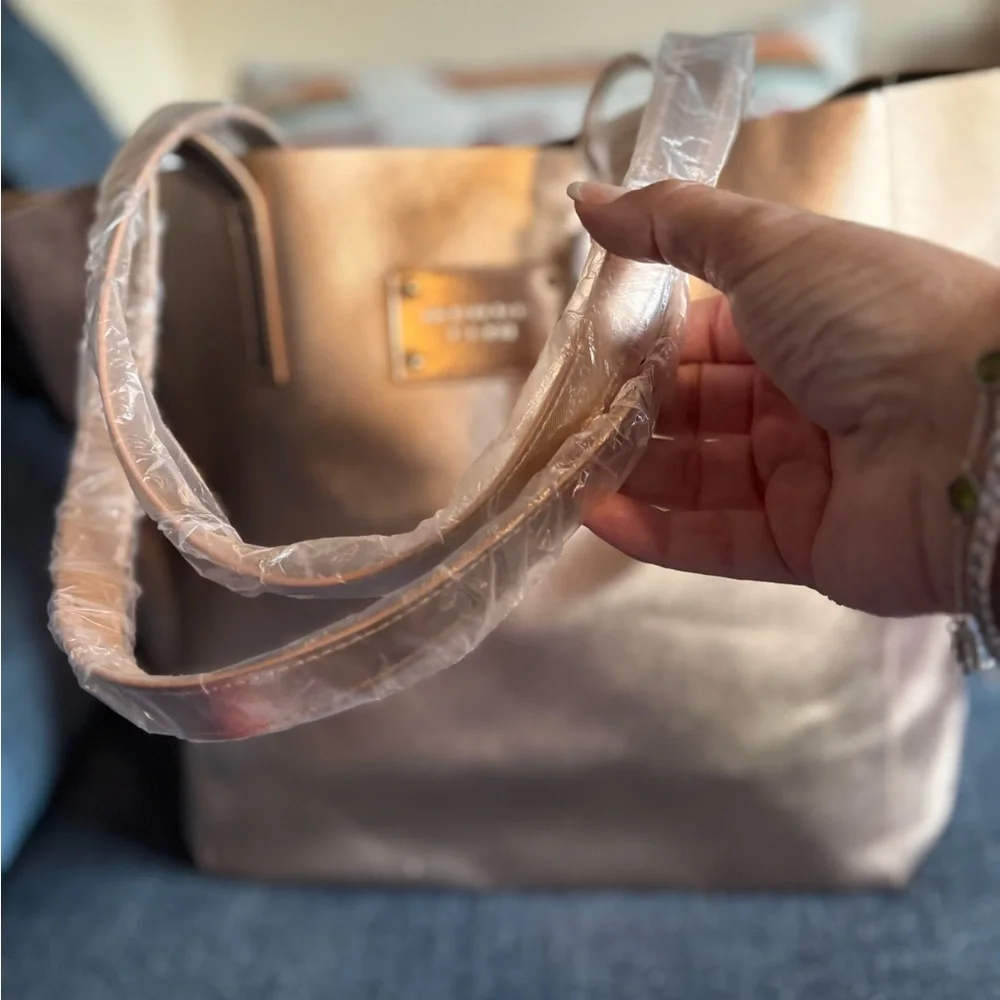 Michael Kors Rose Gold Leather Tassel Tote BRAND NEW NO CALL OUTS - Picture 14 of 16